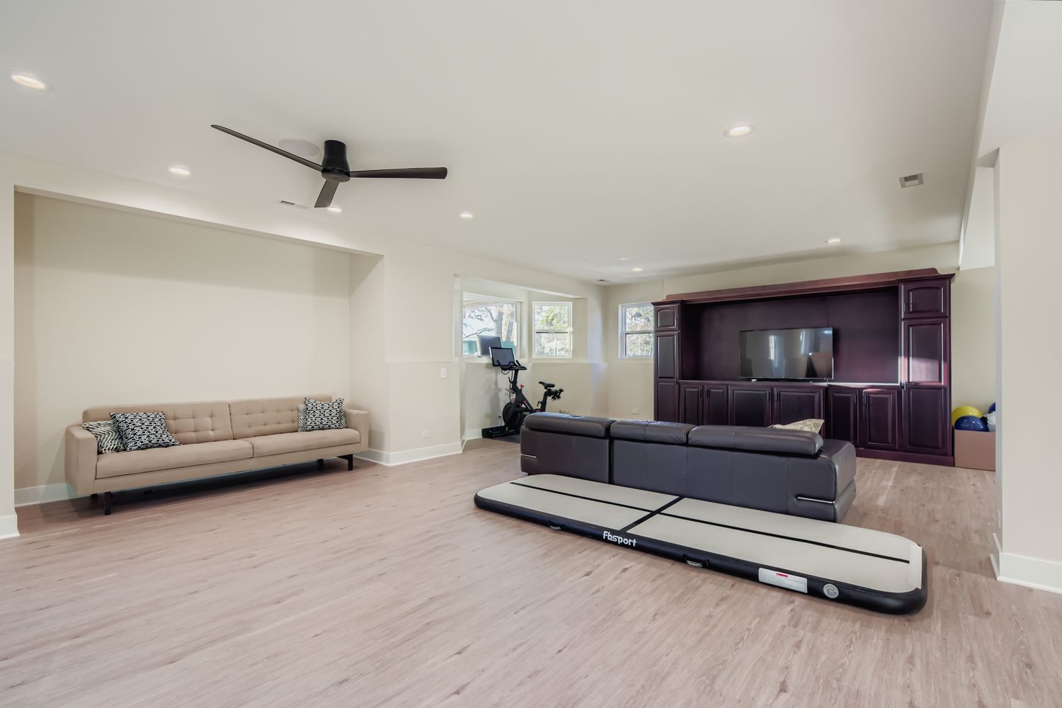 The Chain O'Lakes Lakehouse — Lower Level Family Room