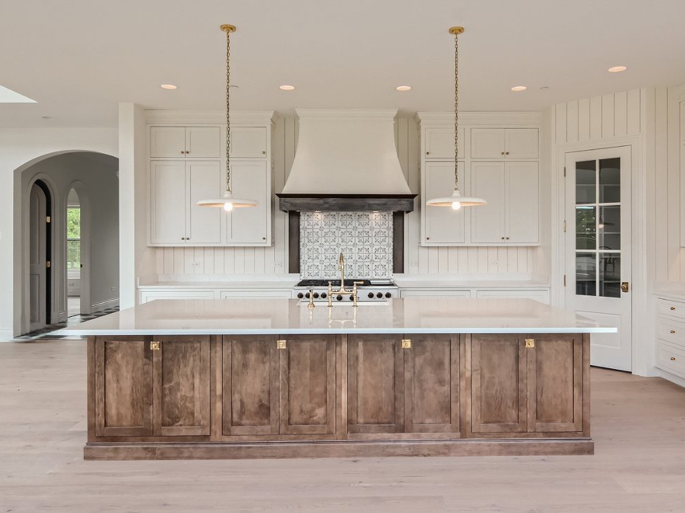 When to Hire a Contractor for Your Remodel