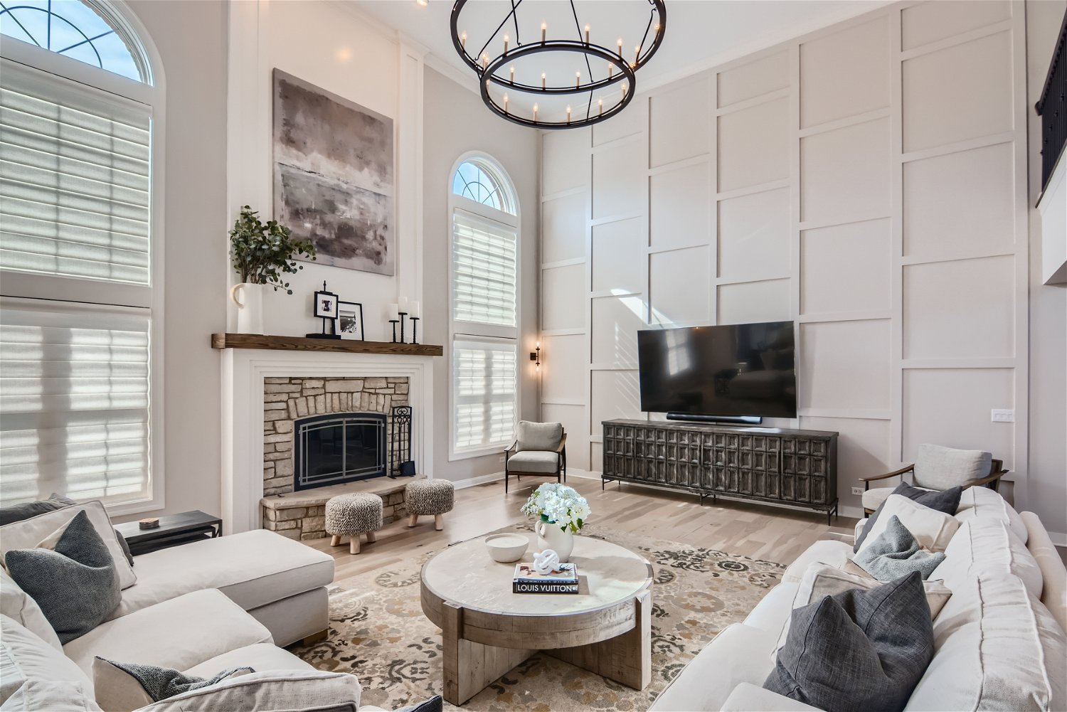The Lakewood Manor — Living Room